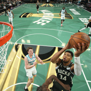 Ο Γιάννης «έφτιαξε» τους συμπαίκτες του και οι Μπακς επέστρεψαν στις νίκες