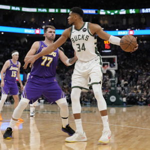 Ο Γιάννης έκανε double double, αλλά ο εκπληκτικός Ντόντσιτς οδήγησε τους Λέικερς στη νίκη