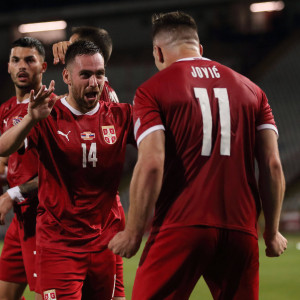 Με τρεις «Έλληνες» η ενδεκάδα της Σερβίας απέναντι στη Λετονία