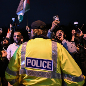 Ένταση στο Μπέρμιγχαμ: Μεγάλα συλλαλητήρια κατά του Ισραήλ λίγο πριν τη σέντρα στο Άστον Βίλα - Μακάμπι (video)