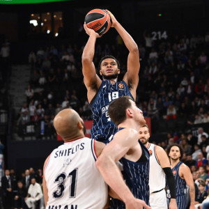 Ρεκόρ καριέρας σε πόντους από τον Ντοζίερ που δεν ήταν αρκετός κόντρα στη Μιλάνο