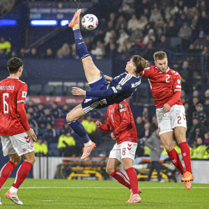 Απίστευτο κι' όμως αληθινό: Το «ψαλιδάκι» του ΜακΤόμινεϊ ξεπέρασε εκείνο του Κριστιάνο! (photos, videos)