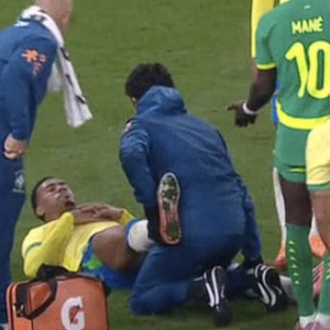 Τεράστια ανησυχία στην Άρσεναλ - Αποχώρησε κουτσαίνοντας από το φιλικό της Βραζιλίας ο Γκάμπριελ