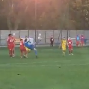 Απίθανο σκηνικό στη Γαλλία: Τερματοφύλακας σκόραρε με «ψαλιδάκι» και μετά έπιασε και πέναλτι (video)