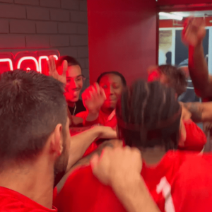 Το φατούρο - καλωσόρισμα των παικτών του Ολυμπιακού στον Έβανς (Video)