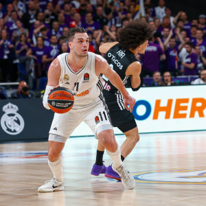 Ανησυχία για τον Χεζόνια ενόψει Παναθηναϊκού: «Έχει ένα πρόβλημα στη μέση...»