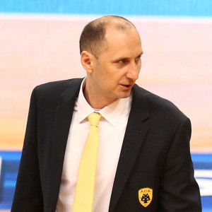 Ποιος είναι ο αντικαταστάτης του Ομπράντοβιτς στην Παρτίζαν και ποια η σχέση του με την Ελλάδα