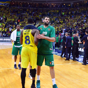 Μπούρου-Bourou: Ο Γιάννης Μπουρούσης περιγράφει πως τα πέρασε στο πούλμαν που γύρισε ο Παναθηναϊκός από την Κωνσταντινούπολη!