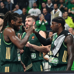 Χαμός στα αποδυτήρια του Παναθηναϊκού και αποθέωση για τον Φαρίντ (video)