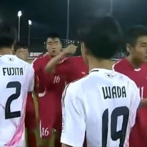 Σάλος με παίκτες της Β. Κορέας να ρίχνουν γροθιές αντί για χειραψίες σε Ιάπωνες αντιπάλους (video)