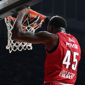 Το εντυπωσιακό alley-oop κάρφωμα του Χολ από πάσα του Γουόκαπ (video)