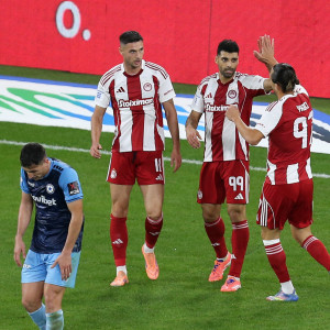 Ο φλύαρος Ολυμπιακός χρειάστηκε ξανά τον Τζολάκη μέχρι να καθαρίσει ο Ταρέμι