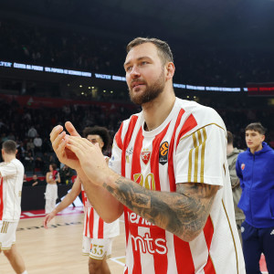 Συνεχίζει στον Ερυθρό Αστέρα ο Μοτιεγιούνας