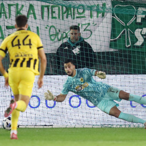 Ο Στρακόσια απέκρουσε το πέναλτι του Σφιντέρσκι (video)