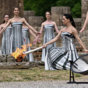 Πως ανάβει η Ολυμπιακή Φλόγα στην Τελετή Αφής στην Αρχαία Ολυμπία