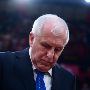 Μετά την παραίτηση του Ομπράντοβιτς η... μπάλα πήρε και τον πρόεδρο της Σερβίας!