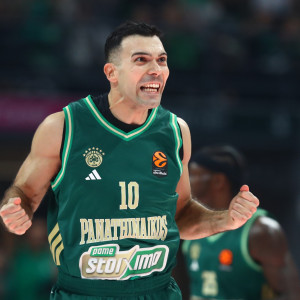 Ο ηγέτης έδειξε τον δρόμο: Η απίθανη εμφάνιση του Σλούκα απέναντι στην Dubai