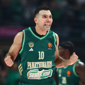 Ο ηγέτης έδειξε τον δρόμο: Η απίθανη εμφάνιση του Σλούκα απέναντι στην Dubai