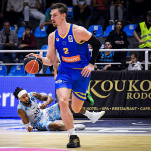 Το Περιστέρι πάτησε γκάζι στο τελευταίο πεντάλεπτο και πέρασε από τη Ρόδο