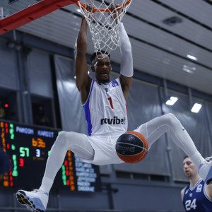 «Έσπασε το ρόδι» ο Πανιώνιος σε ματσάρα δύο παρατάσεων