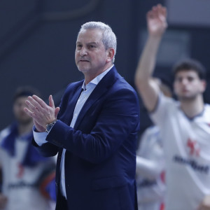 Ζούρος: «Έφυγε ένας τόνος πάνω από την πλάτη μας»