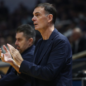 Μπαρτζώκας: «Πρέπει η ομάδα να βελτιώνεται μέσα στη χρονιά»