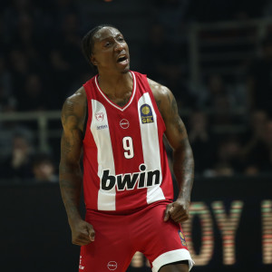 Με τρομερό Λι πέρασε από τον «Πυλαία» ο Ολυμπιακός για το 8/8 στην GBL