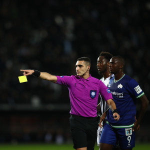 Εκνευρισμένος ο Τεττέη και διαμαρτυρίες στο ημίχρονο της Τούμπας