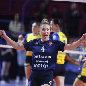 Ο Πανιώνιος «διέλυσε» την Κορόνα Μπρασόφ και έχει το προβάδισμα για τις «16» του CEV Challenge Cup