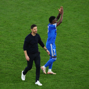 Η κίνηση του Βινίσιους στον Τσάμπι Αλόνσο μετά τον Ολυμπιακό τα «είπε» όλα για τη σχέση τους (video)