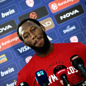 Χολ: «Να παίξουμε το μπάσκετ μας, μου ταιριάζει ο τρόπος παιχνιδιού του Ολυμπιακού»