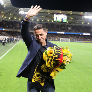 Συγκίνηση στη Νέα Φιλαδέλφεια: Η ΑΕΚ τίμησε τον Μανόλο Χιμένεθ!