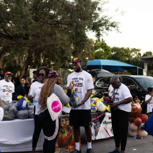 Turk-eee Day: Η μέρα που ο ΡαϊΚουάν Γκρέι έδειξε πώς είναι να δίνεις πίσω αγάπη (video)