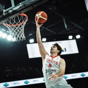 Οργισμένοι Βόσνιοι τα έβαλαν με τον Μπιμπέροβιτς: «Σκουπίδι! Να του απαγορευθεί η είσοδος στη χώρα»