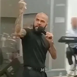 «Με φώναζαν μαϊμού και μου πετούσαν μπανάνες» - Ξέσπασε ως ιεροκήρυκας ο Ντάνι Άλβες