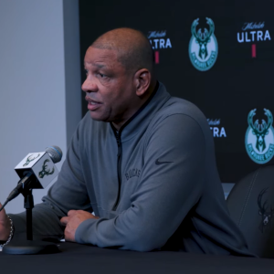 Ο Ρίβερς αποθέωσε τον Αντετοκούνμπο: «Νιώθω πως συνεχώς σπάει ρεκόρ - Είμαστε τυχεροί...» (video)