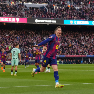 Ο Λεβαντόφσκι έγραψε ιστορία: Πέτυχε το πρώτο γκολ στο ανακαινισμένο Καμπ Νου (video)