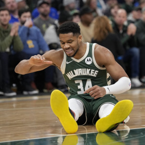 Η ελληνική βρισιά του Γιάννη τη στιγμή του τραυματισμού και η πρώτη αντίδραση του Θανάση (video)