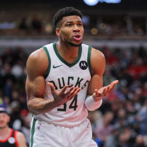 Στα άδυτα των Μπακς: «Απογοητευμένος με την κατάσταση στην ομάδα και τις ήττες ο Γιάννης» (video)