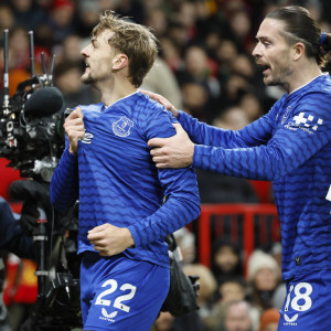 Η Έβερτον των δέκα παικτών... χαστούκισε την Μάντσεστερ Γιουνάιτεντ μέσα στο «Old Trafford»