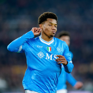 Διπλό κορυφής για τη Νάπολι, κέρδισε τη Ρόμα στο Ολίμπικο