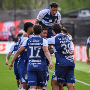 Σπουδαία πρόκριση της Χιμνάσια Λα Πλάτα επί της Μπαράκας - Πρώτη φορά στα ημιτελικά μετά από 20 χρόνια