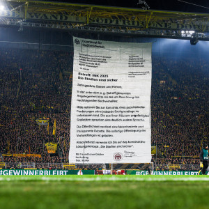 Το πανό της δεκαετίας από τους οπαδούς της Ντόρτμουντ - Άνοιξαν ολόκληρη επιστολή (photo)