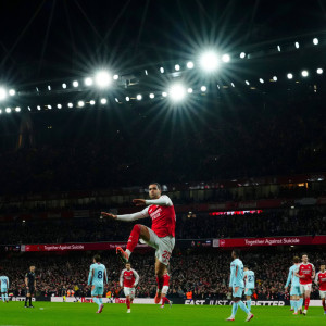 Προελαύνει προς τον τίτλο Άρσεναλ- Νίκη «ανάσα» για Νότιγχαμ, ονειρική ανατροπή για Άστον Βίλα