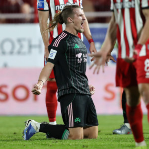 Ο... Ζλάταν Γεντβάι βγήκε απ’ το «ψυγείο» για να υπενθυμίσει σε όλους τι ήταν