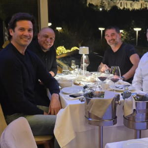 Ο Καραγκούνης δείπνησε μαζί με τον Ρομπέρτο Κάρλος και τον Σολάρι