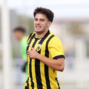 Αυτός είναι ο Ζώης Καραργύρης που «ανεβάζει» o Νίκολιτς στην πρώτη ομάδα της ΑΕΚ