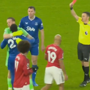 Αδιανόητη αποβολή στο Γιουνάιτεντ - Έβερτον: Ο Γκέιγ χαστούκισε συμπαίκτη του (video)