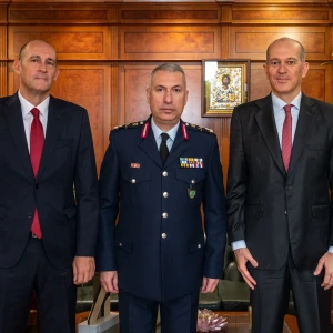 Συνάντηση των αδερφών Αγγελόπουλων με τον Αρχηγό της ΕΛ.ΑΣ.