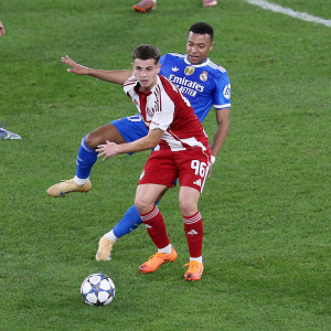 «Η Ρεάλ έτοιμη να προσφέρει 30 εκατ. ευρώ στον Ολυμπιακό για Μουζακίτη»